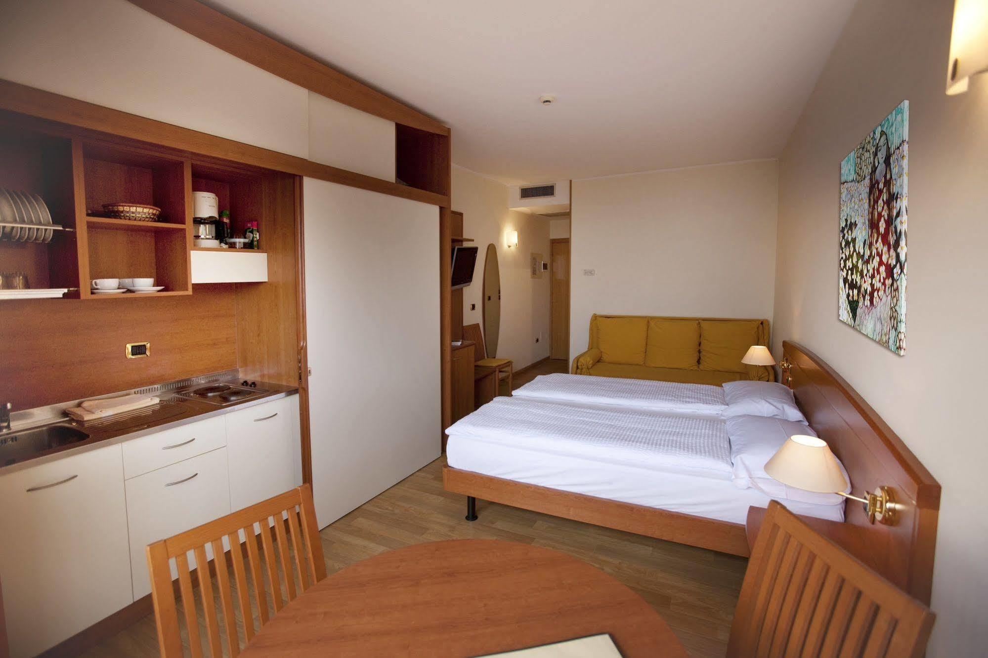 Ambienthotel Spiaggia Malcesine Kültér fotó